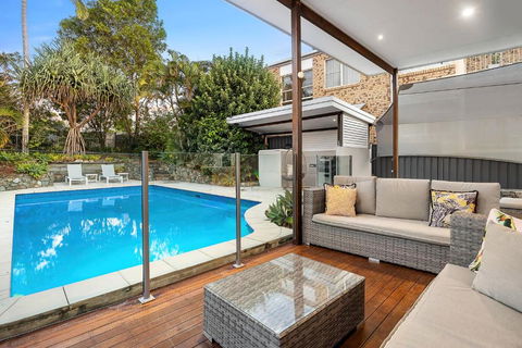 Pool Side Luxury Pet Friendly - Walk To The Beach - Kempsey Accommodation 0