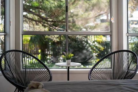 Popular Central Location King Bed The Repose - Kempsey Accommodation 0