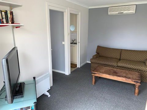 Portarlington Holiday Apartment - Kempsey Accommodation 2