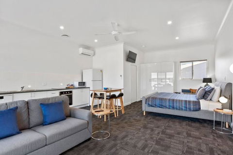 Port Lincoln Shark Apartment 6 - Kempsey Accommodation 0