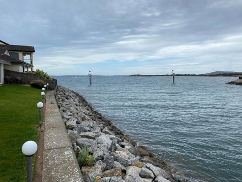 Port Lincoln Marina Waterfront Apartment - Kempsey Accommodation 1