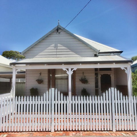 Railway Cottage - Kempsey Accommodation 3
