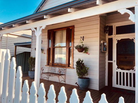 Railway Cottage - Kempsey Accommodation 2