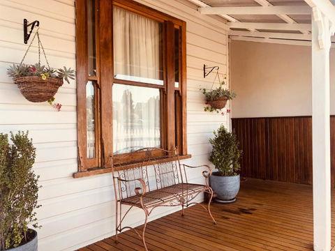 Railway Cottage - Kempsey Accommodation 1
