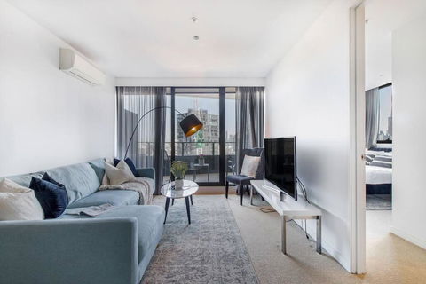 Premium Albert Park Grand Prix Apartment By Ready Set Host - Kempsey Accommodation 0
