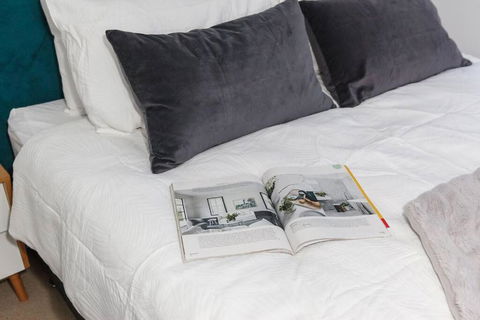 Premium Albert Park Grand Prix Apartment By Ready Set Host - Kempsey Accommodation 1
