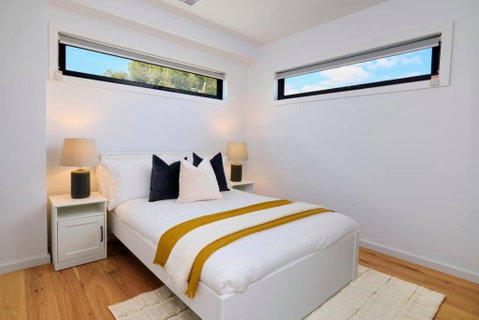 Preston Lux House 5 Bed 5 Bath - Kempsey Accommodation 3