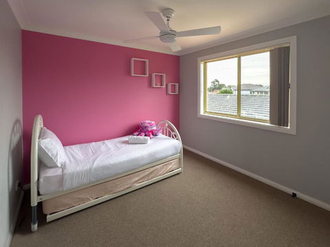 Prestons Dream Holiday 4 Bedroom - Kempsey Accommodation 1