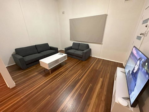 Private 1 Bedroom Apartment With Fenced Yard - Kempsey Accommodation 3