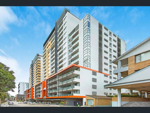 Private Room With Shared Washroom Only In 3bhk Apartment - Kempsey Accommodation 0