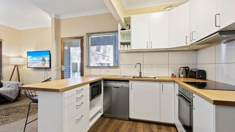 Prosecco - Kempsey Accommodation 3