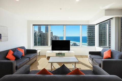 Q Tower Amazing Ocean Views 22nd Level Heated Pools Sleeps 6 - Optimise BNB - Kempsey Accommodation 0