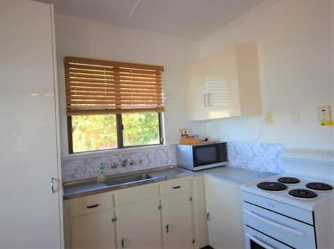 QCWA Cheerful Cottage - Airlie Beach - Kempsey Accommodation 2