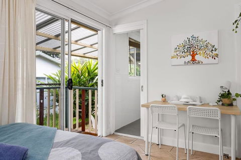 Quadruple Ensuite Room - Nearby Stations & Shops - Kempsey Accommodation 3