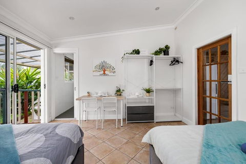 Quadruple Ensuite Room - Nearby Stations & Shops - Kempsey Accommodation 2
