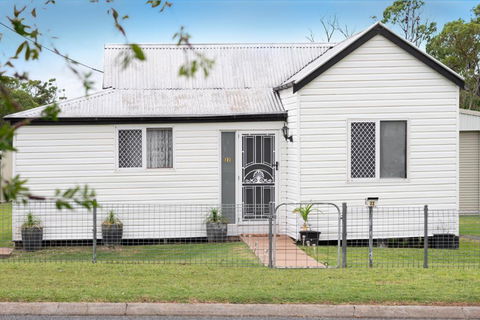 Quaint 2 Bedroom Fully Furnished Cottage - Kempsey Accommodation 0