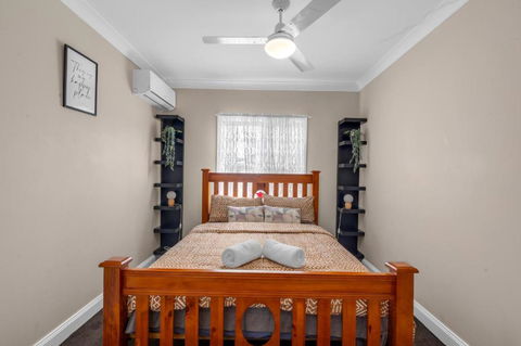 Quaint 2 Bedroom Fully Furnished Cottage - Kempsey Accommodation 1