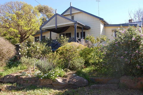 Quaint Cottage Nestled Amongst The Trees - Kempsey Accommodation 0