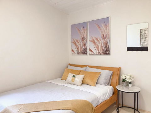 Quaint Double Or Queen Room - Mins To Stations&UNSW - Shared Bathroom - Kempsey Accommodation 0