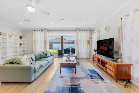 Quiet And Warm 4 Bedrooms In Hornsby - Kempsey Accommodation 0