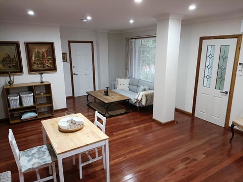 Quiet Nature-Filled Ground Floor Unit - Kempsey Accommodation 3