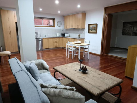 Quiet Nature-Filled Ground Floor Unit - Kempsey Accommodation 2