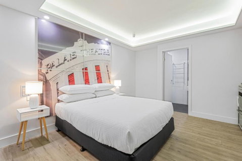 Quirky Studio With Sleek Decor In St Kilda - Kempsey Accommodation 0