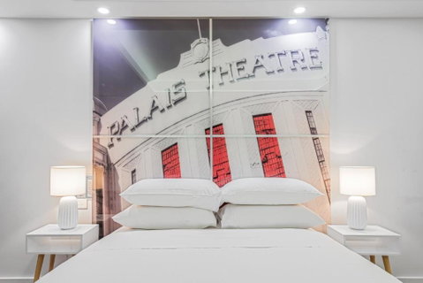 Quirky Studio With Sleek Decor In St Kilda - Kempsey Accommodation 2