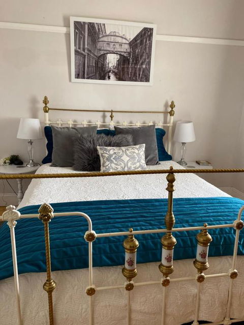 R&R Blue Diamond Luxury Cottage Maryborough, Vic - Kempsey Accommodation 1