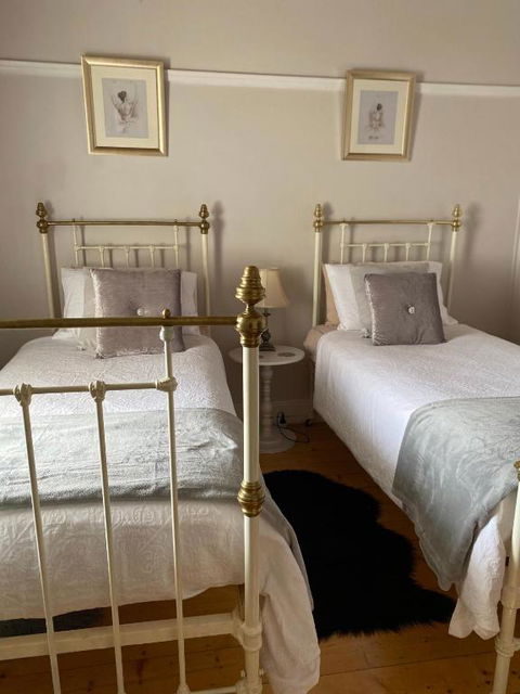 R&R Blue Diamond Luxury Cottage Maryborough, Vic - Kempsey Accommodation 2