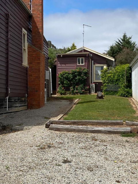 R&R Blue Diamond Luxury Studio Maryborough, Vic - Kempsey Accommodation 2