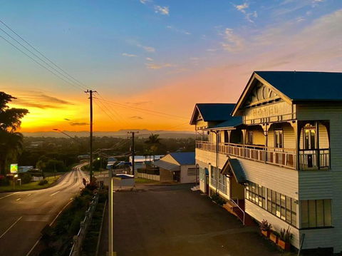 Railway Hotel - Kempsey Accommodation 0