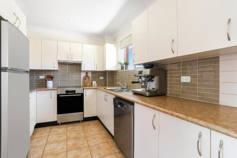 Randwick L 3 Bedroom Apartment + Parking - Kempsey Accommodation 3