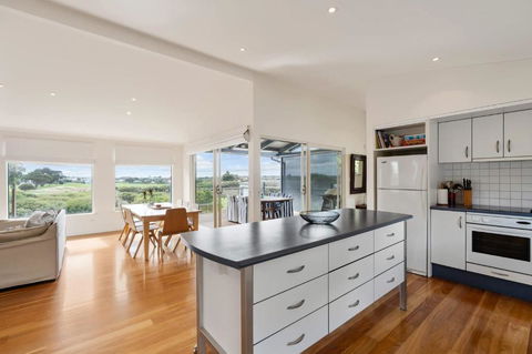 Range View House 23 Bristow Smith Ave Goolwa South-No Linen Included - Kempsey Accommodation 0
