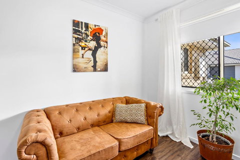 Raven Studio Griffin - Kempsey Accommodation 2