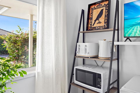 Raven Studio Griffin - Kempsey Accommodation 3