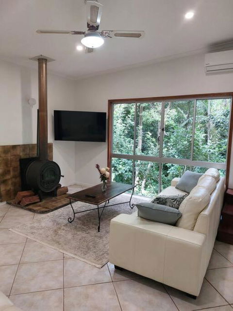 Rainforest Retreat-Fireplace-BBQ-3 Acres- - Kempsey Accommodation 1