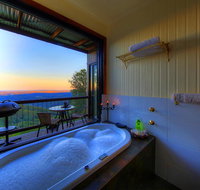 At Remingtons Private Cottages  Lodge - Kempsey Accommodation