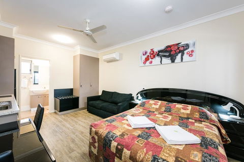 Athena Studio Units - Kempsey Accommodation 1