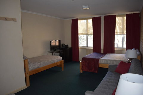 Attunga Alpine Lodge & Apartments - Kempsey Accommodation 2