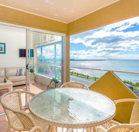 Avalon 1 - overlooking beautiful Convent Beach - Kempsey Accommodation