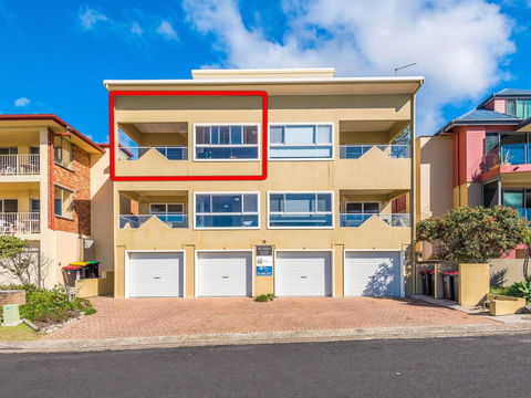 Avalon 4 - Right Across The Road From Convent Beach - Uninterrupted Views - Kempsey Accommodation 1