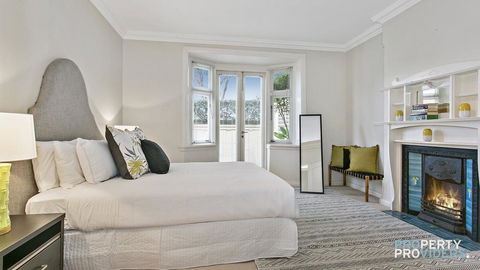 Awaba Aquatic - Footsteps To Balmoral Beach - Kempsey Accommodation 1