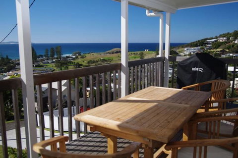 Awesome View, 4 View Street - Kempsey Accommodation 1