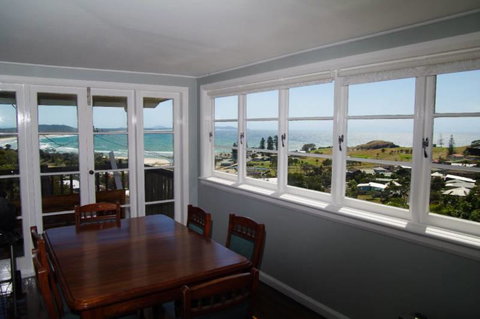 Awesome View, 4 View Street - Kempsey Accommodation 2