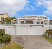 Azur 1 - South One Mile Beach - Kempsey Accommodation