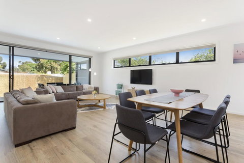 AZURE - ROSEBUD - Kempsey Accommodation 1