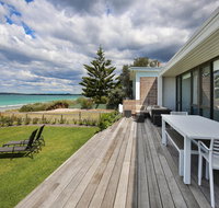 Azure Absolute Beachfront - Pet Friendly - Kempsey Accommodation