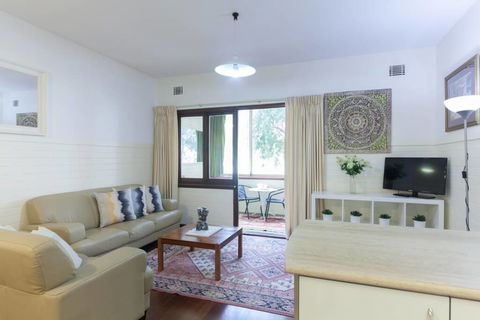 B2 Broadway Abode Close To Swan River, UWA & Hospitals - Kempsey Accommodation 3