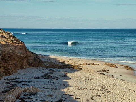 Back Beach Hideaway - Kempsey Accommodation 1